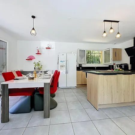 Des Amoureux By Interhome