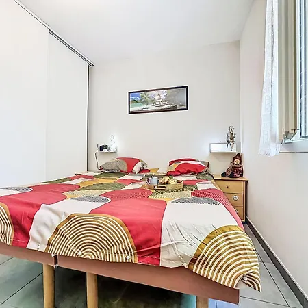 Des Amoureux By Interhome Saint-Géniès-de-Malgoirès