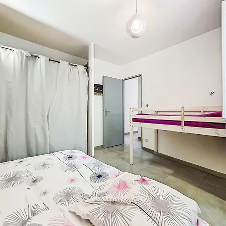 Des Amoureux By Interhome *